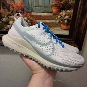 Nike React Pegasus Trail 4 Pearl Pink Wolf Grey shoes